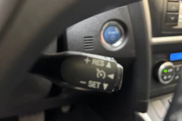 valkoinen Toyota Auris 2014 kuva 22.