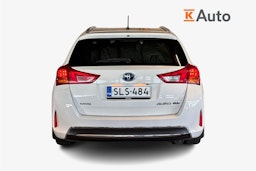 Valkoinen Toyota Auris 2014 kuva 3.