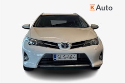 Valkoinen Toyota Auris 2014 kuva 5.