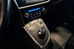 Valkoinen Toyota Auris 2014 kuva 20.