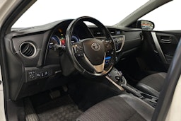 valkoinen Toyota Auris 2014 kuva 3.