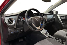 punainen Toyota Auris 2014 kuva 7.