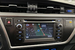 punainen Toyota Auris 2014 kuva 14.