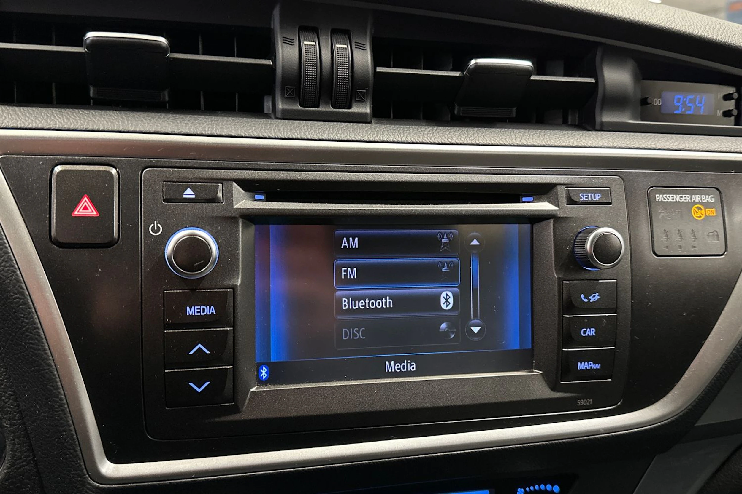 punainen Toyota Auris 2014 kuva 15.