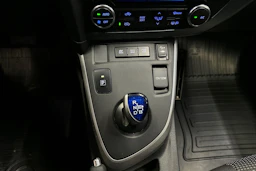 punainen Toyota Auris 2014 kuva 17.