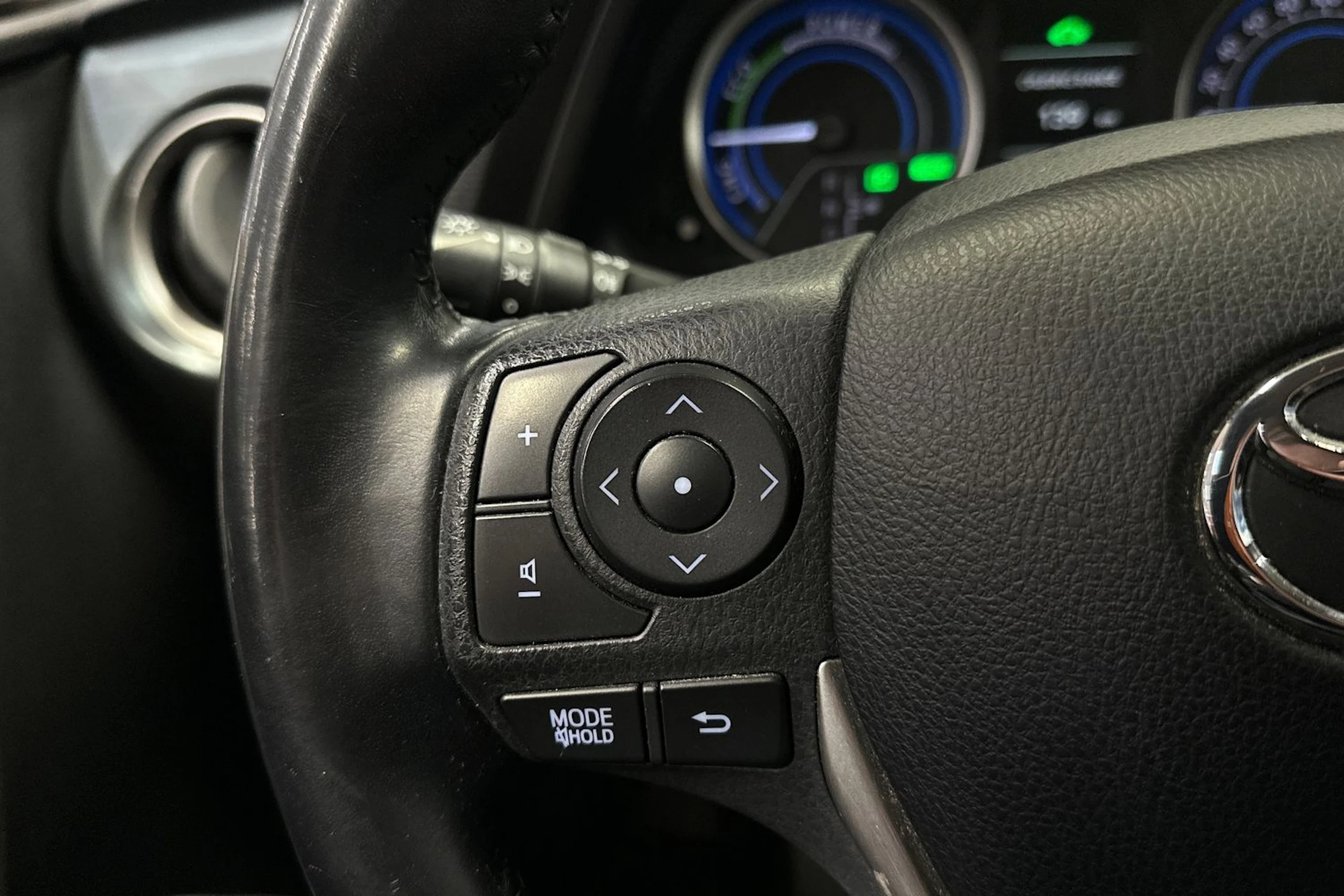 punainen Toyota Auris 2014 kuva 20.