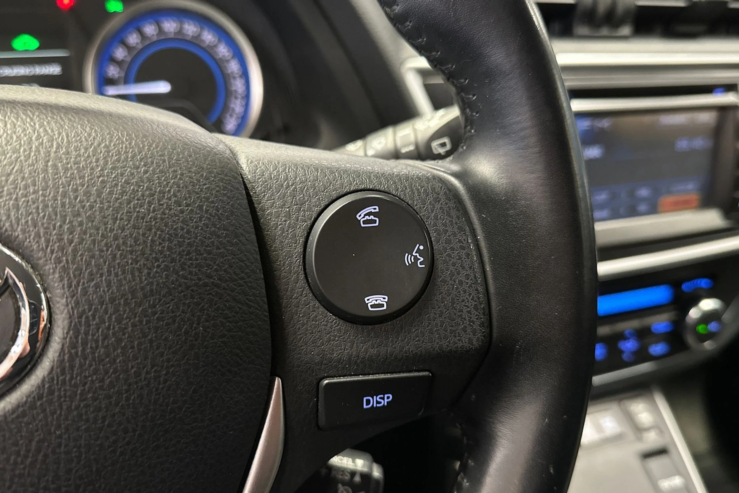 punainen Toyota Auris 2014 kuva 21.