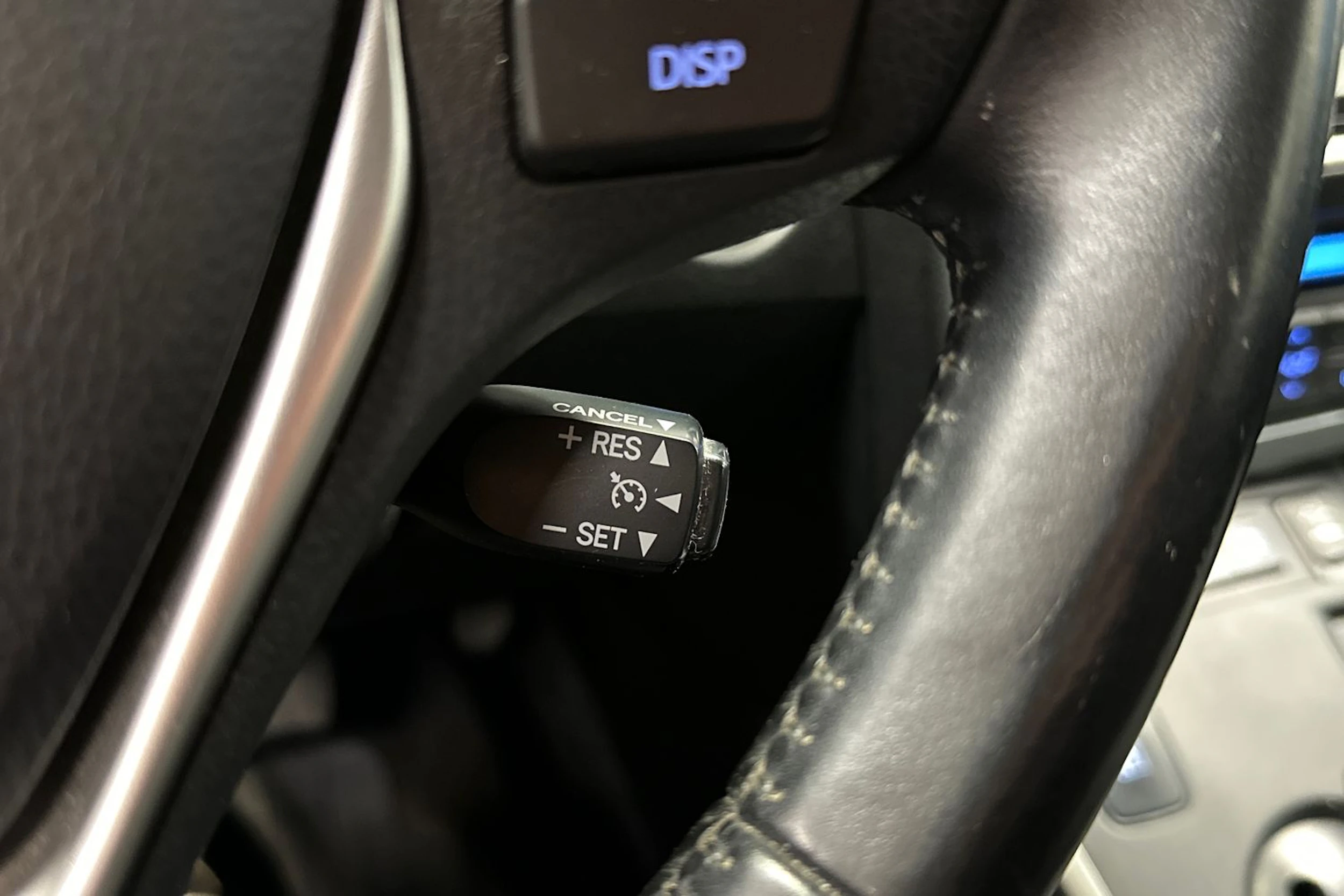 punainen Toyota Auris 2014 kuva 22.