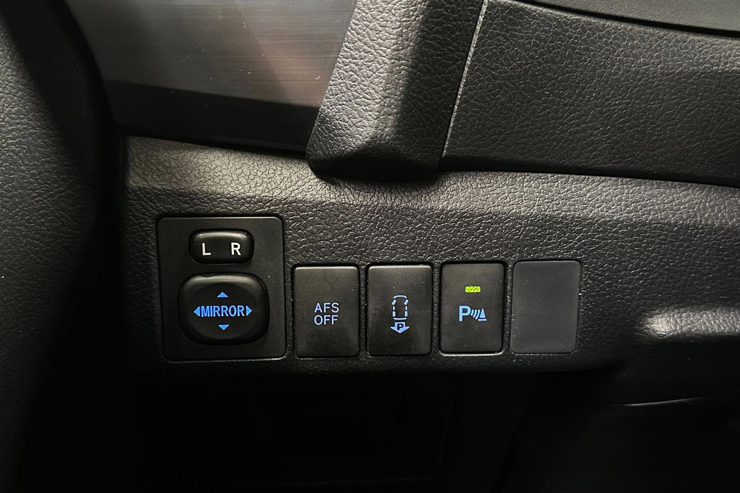 punainen Toyota Auris 2014 kuva 23.