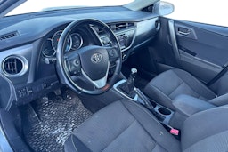 harmaa Toyota Auris 2014 kuva 3.