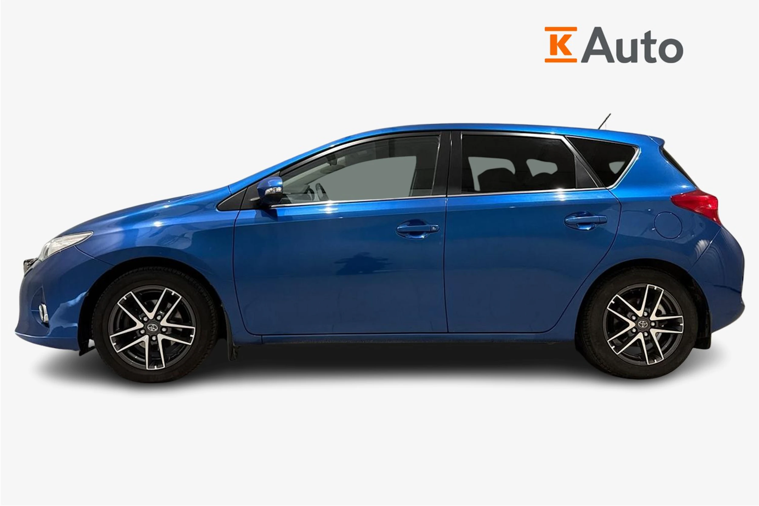 sininen Toyota Auris 2015 kuva 5.