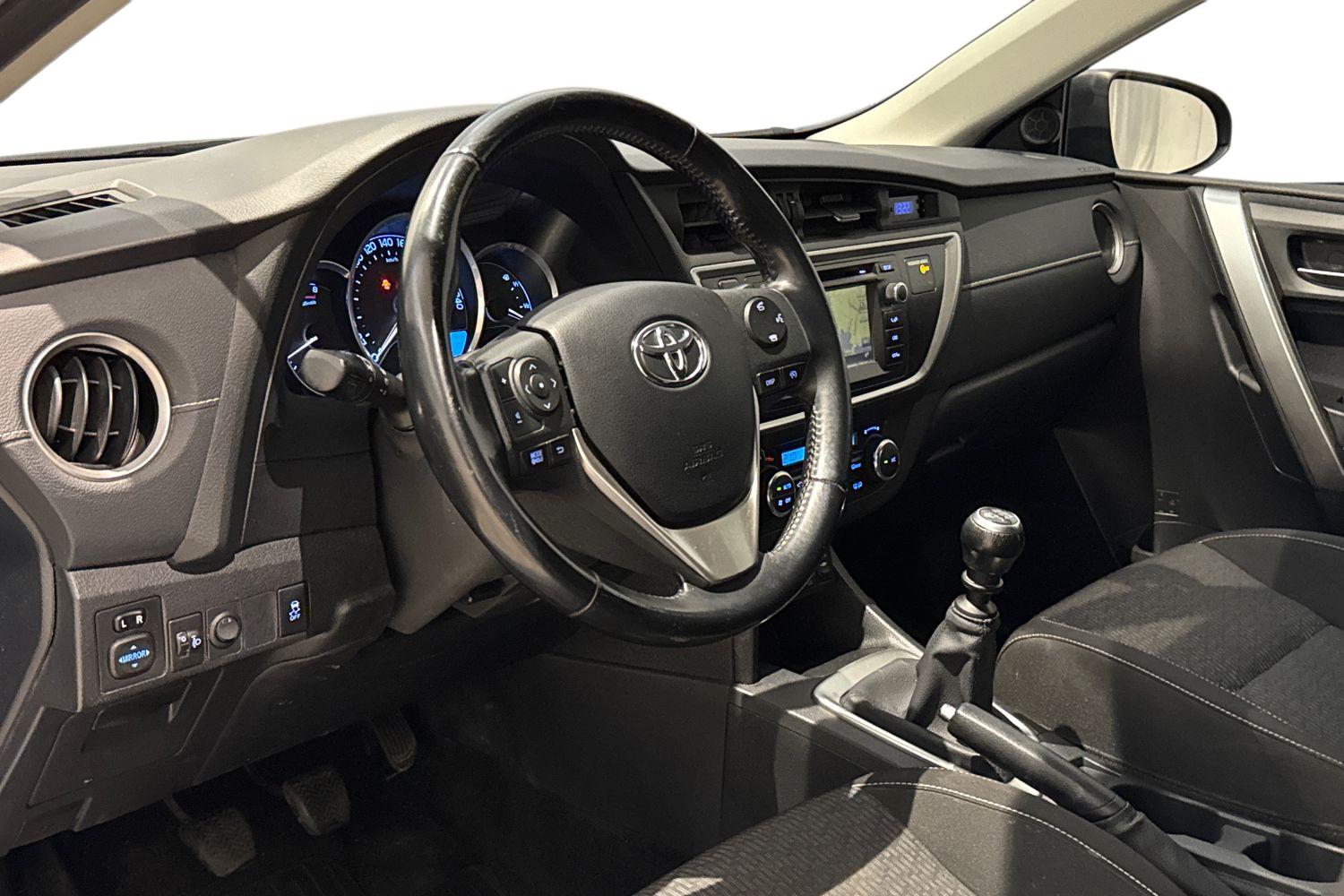 Toyota Auris 2015, kuva 6/19
