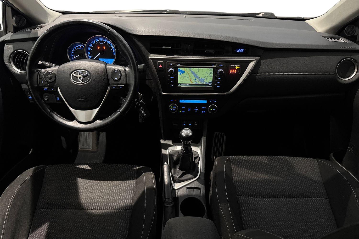 Toyota Auris 2015, kuva 7/19