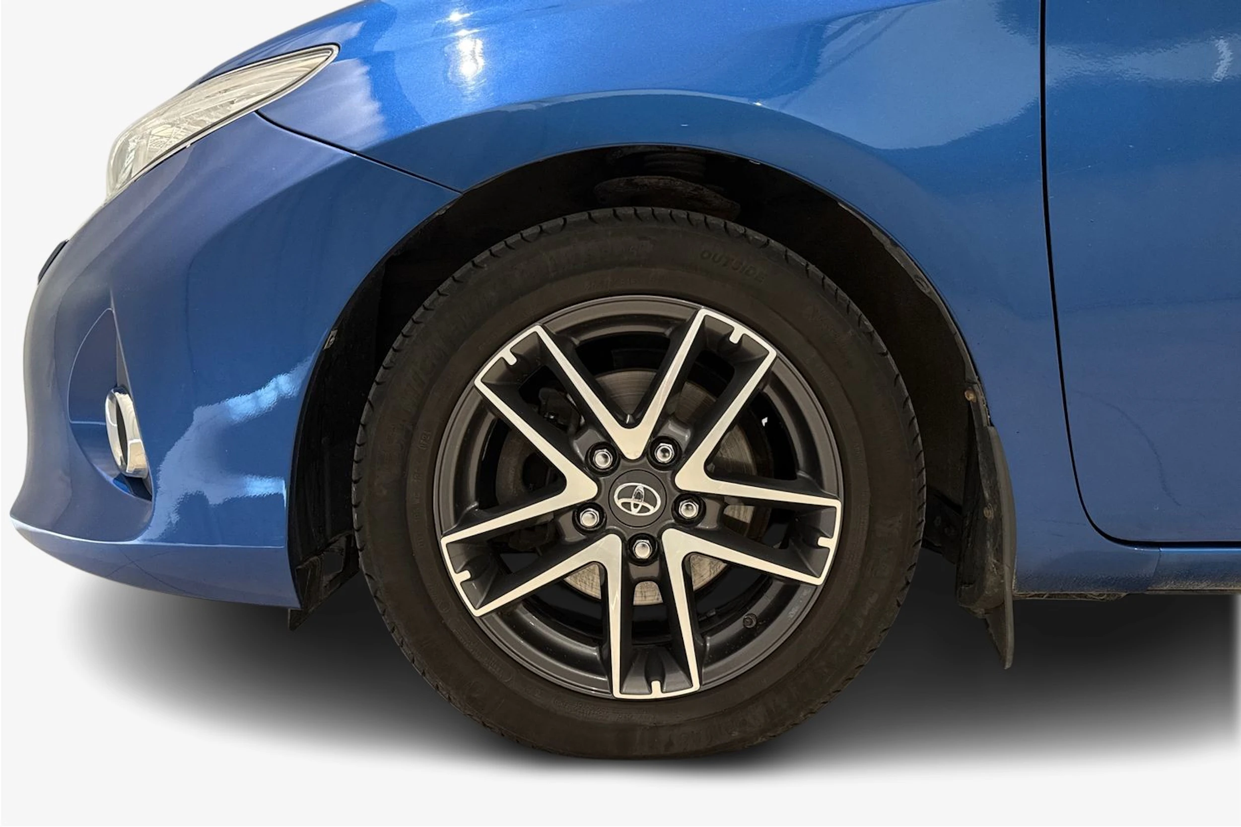 sininen Toyota Auris 2015 kuva 9.