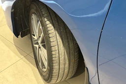 sininen Toyota Auris 2015 kuva 10.