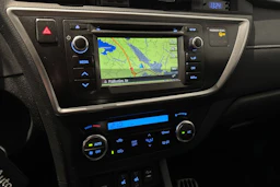 sininen Toyota Auris 2015 kuva 16.
