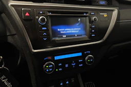 sininen Toyota Auris 2015 kuva 18.