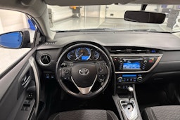 Sininen Toyota Auris 2015 kuva 7.