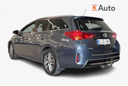 sininen Toyota Auris 2015 kuva 2.