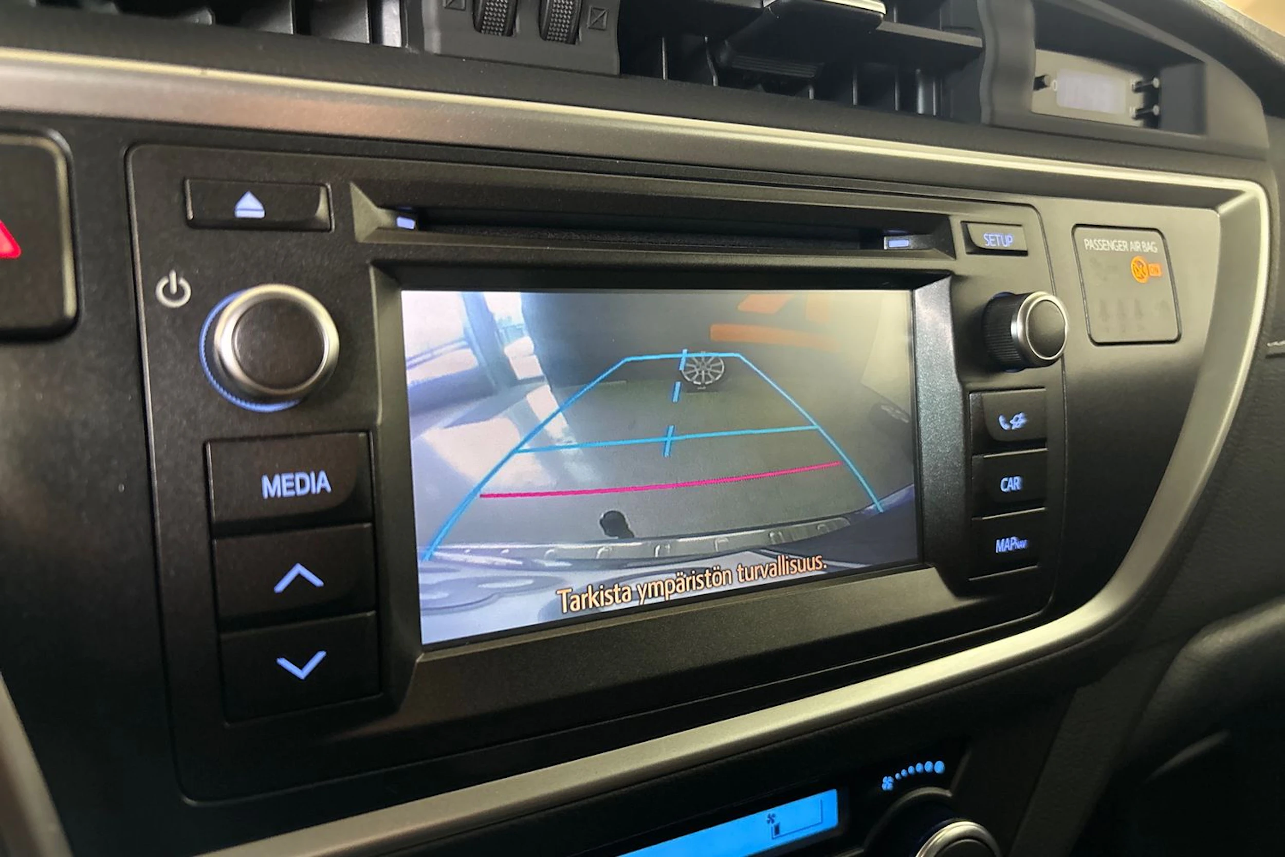 sininen Toyota Auris 2015 kuva 15.
