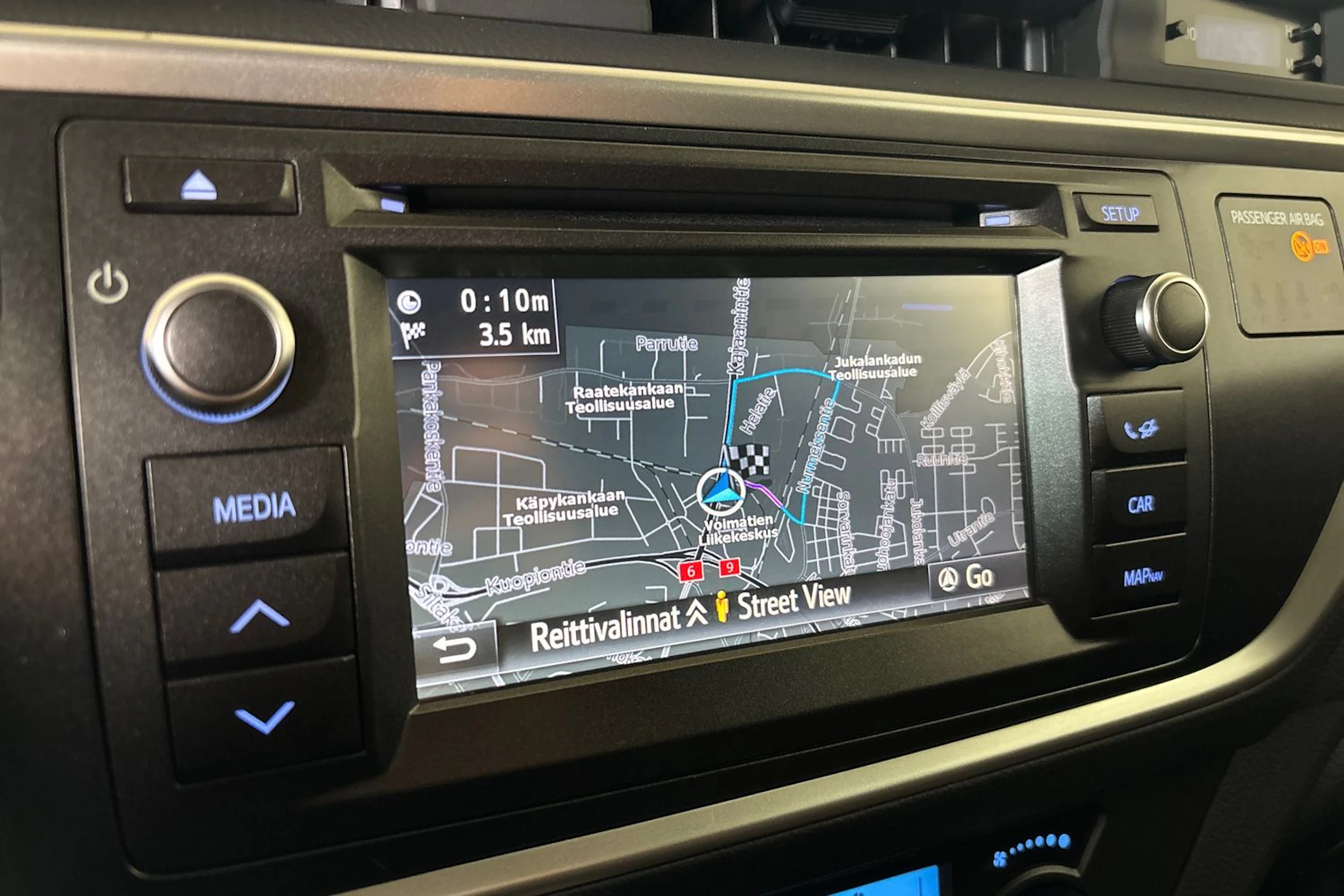 sininen Toyota Auris 2015 kuva 16.