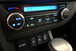 sininen Toyota Auris 2015 kuva 18.