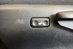 sininen Toyota Auris 2015 kuva 21.