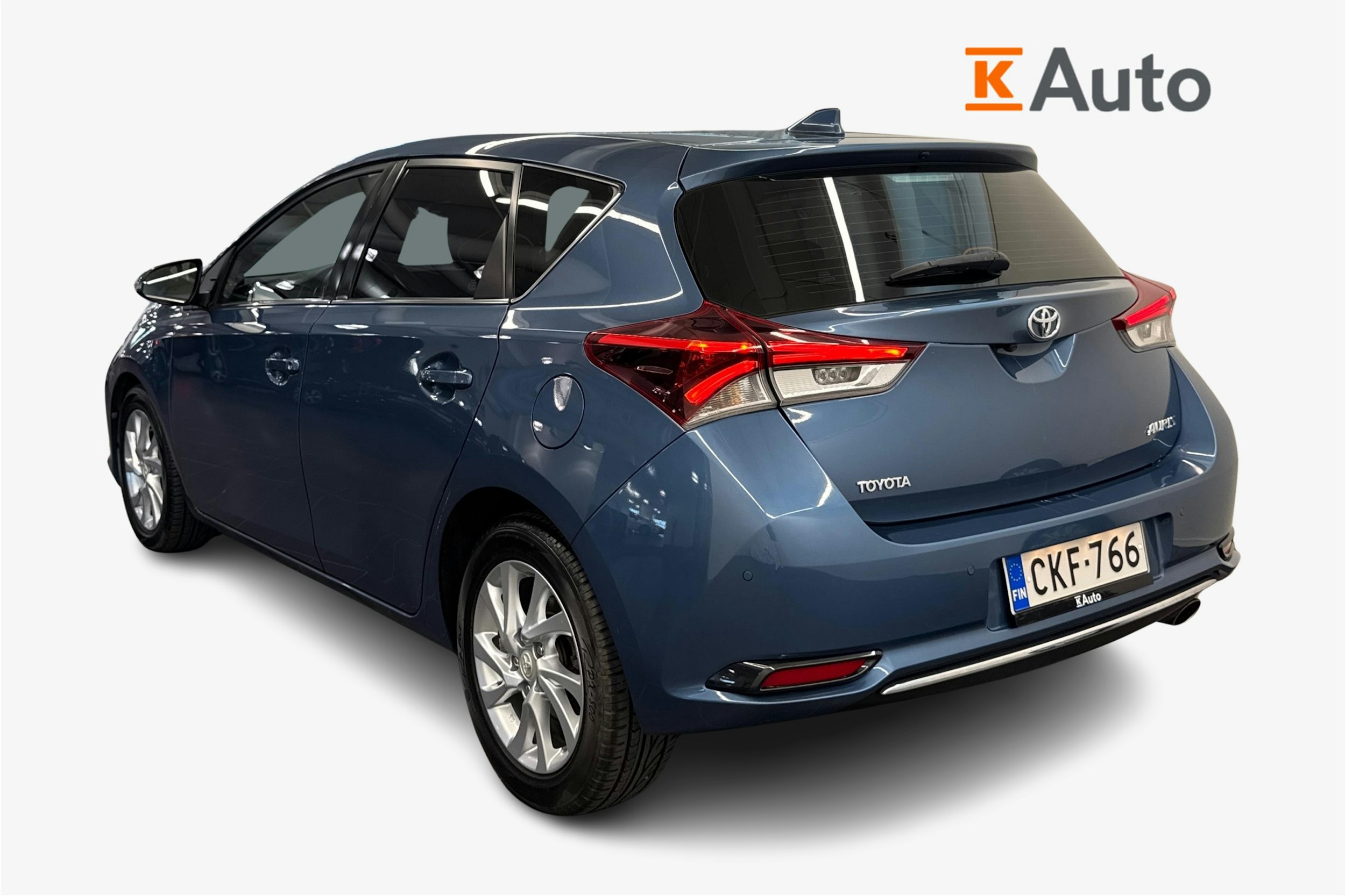 sininen Toyota Auris 2015 kuva 2.