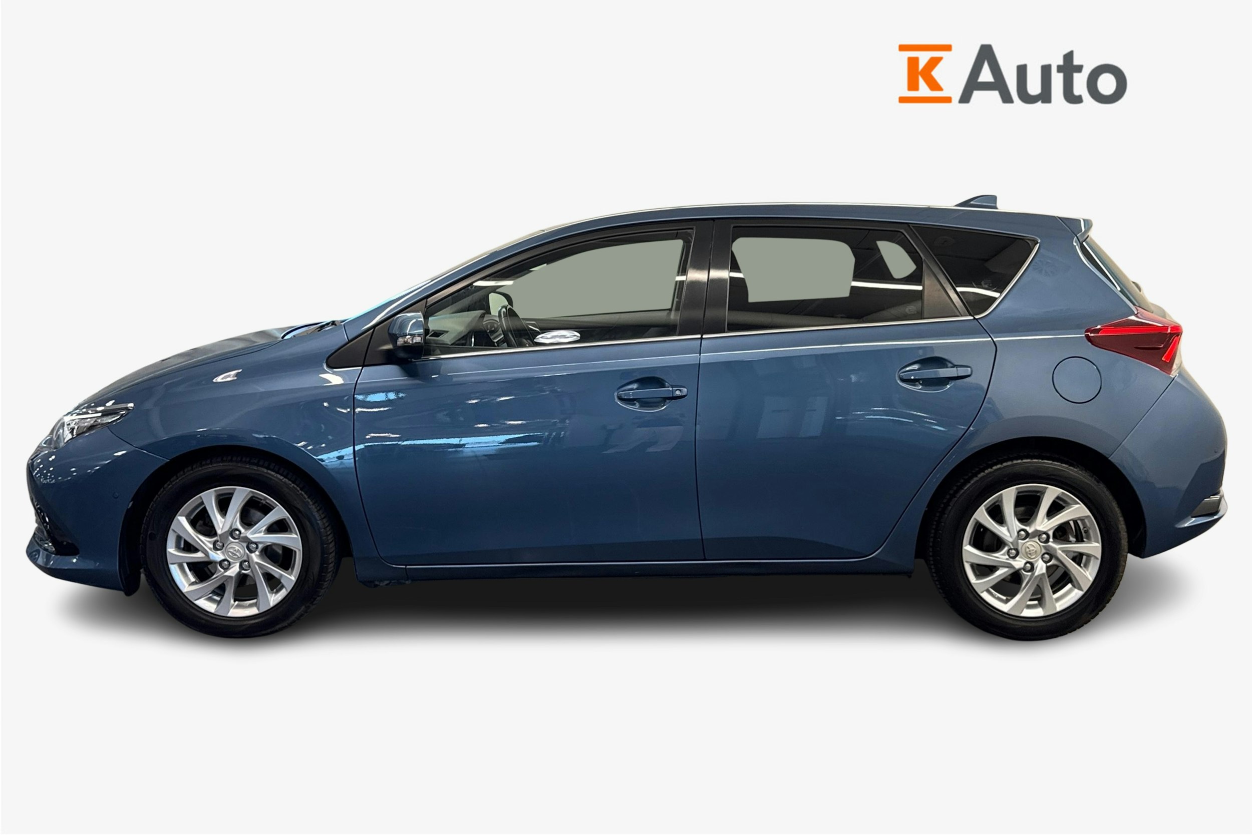 sininen Toyota Auris 2015 kuva 6.