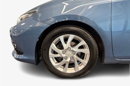 sininen Toyota Auris 2015 kuva 11.