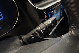 sininen Toyota Auris 2015 kuva 20.