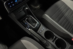 sininen Toyota Auris 2015 kuva 25.