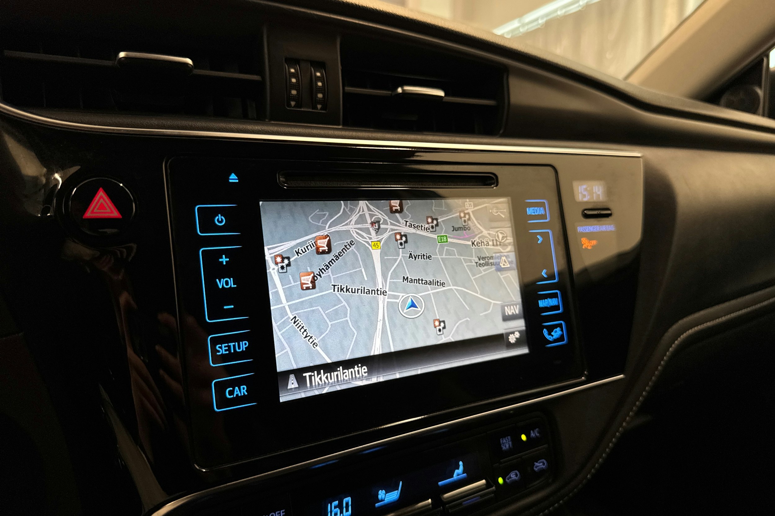 sininen Toyota Auris 2015 kuva 29.