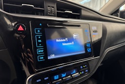 sininen Toyota Auris 2015 kuva 31.