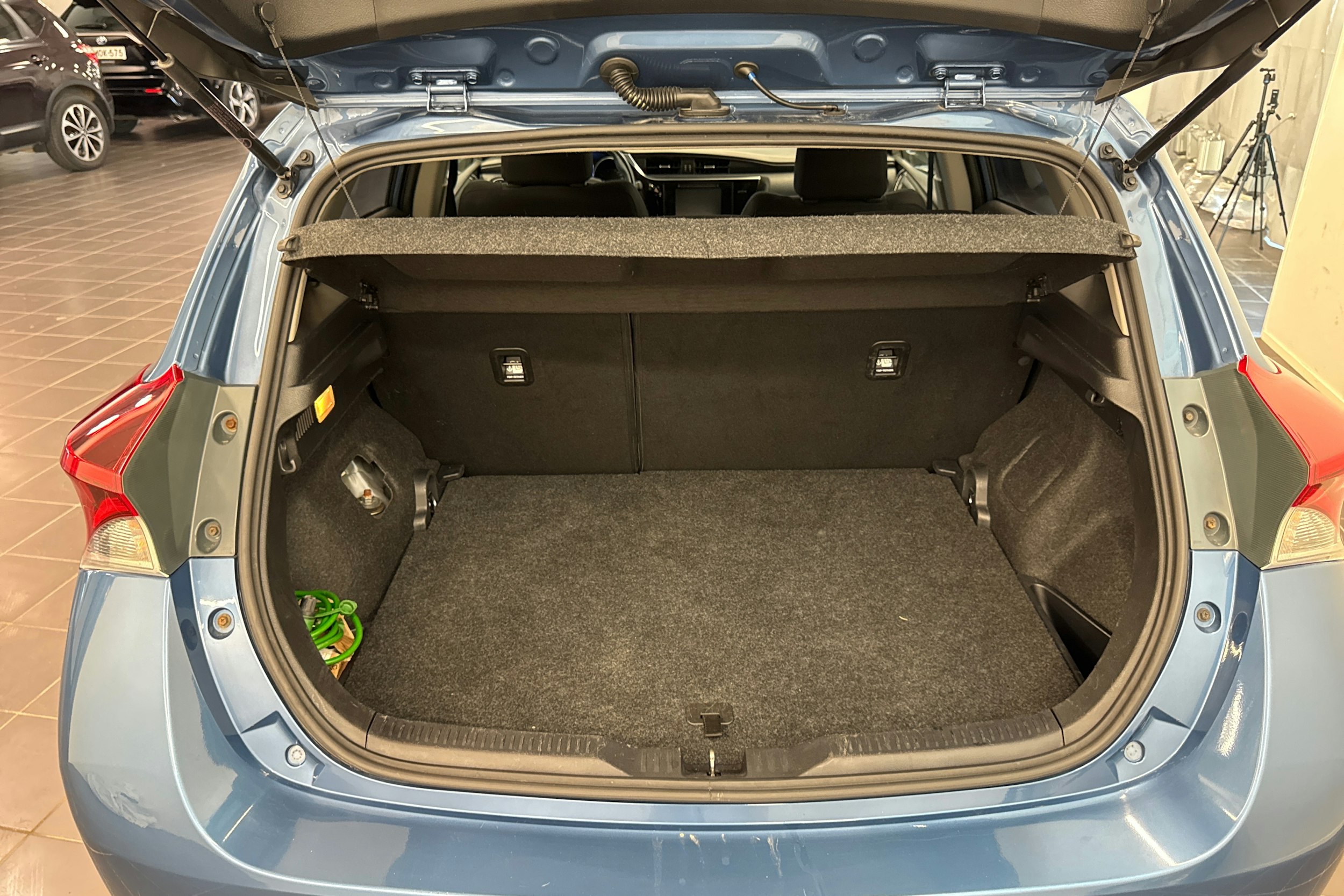 sininen Toyota Auris 2015 kuva 33.