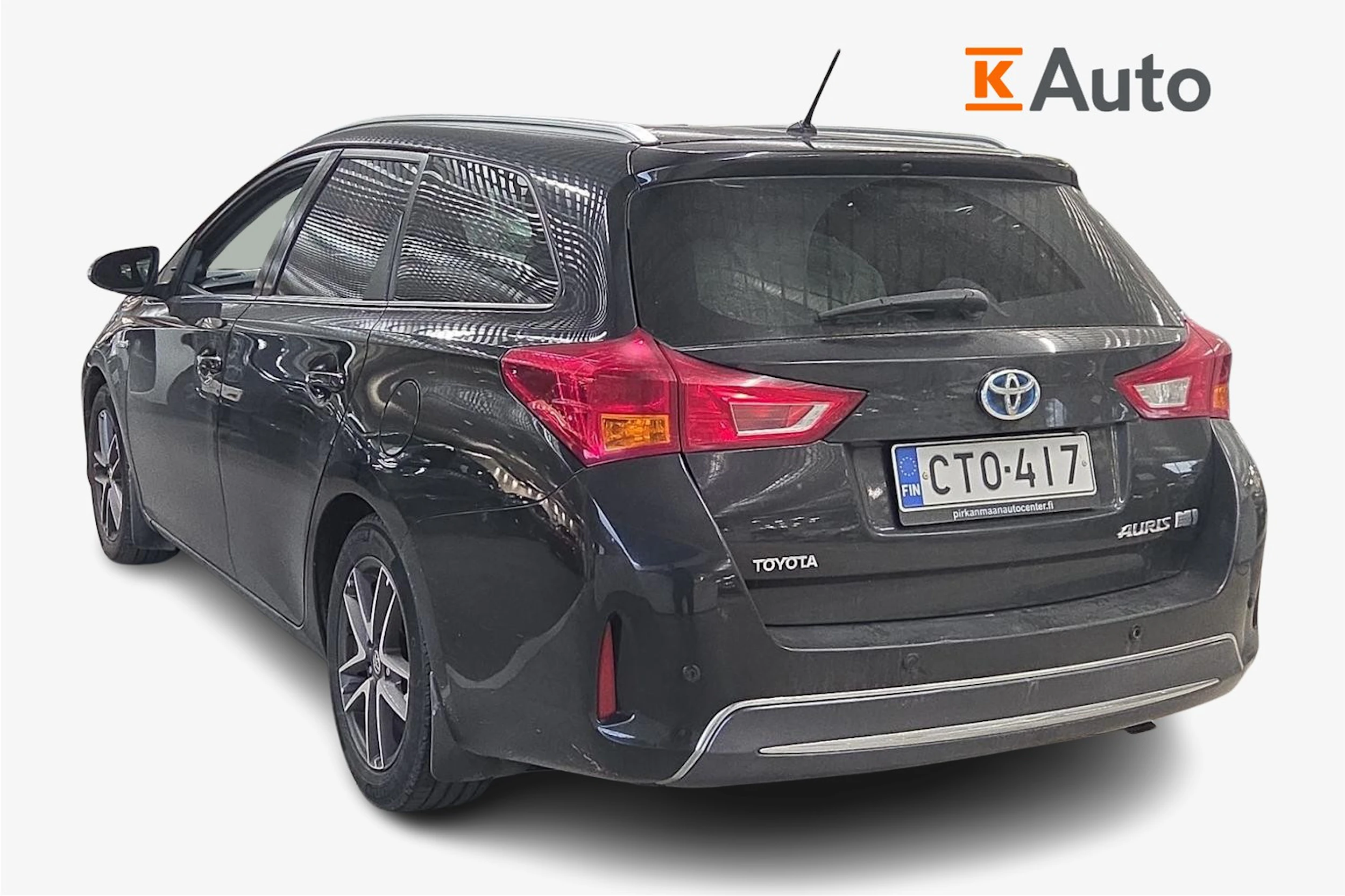musta Toyota Auris 2015 kuva 2.