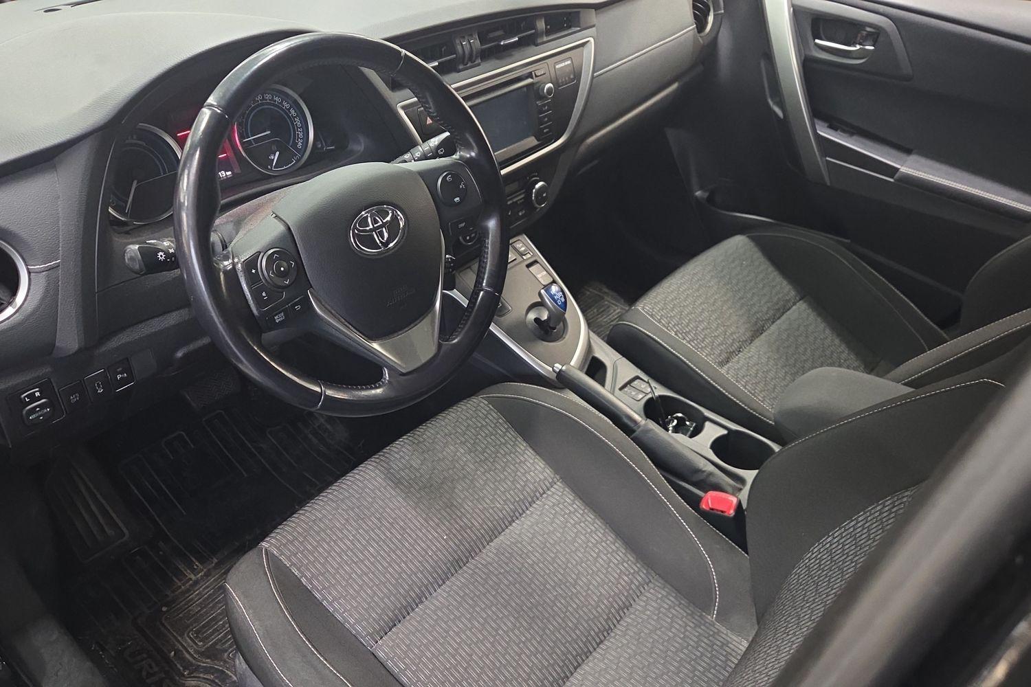 Toyota Auris 2015, kuva 3/3
