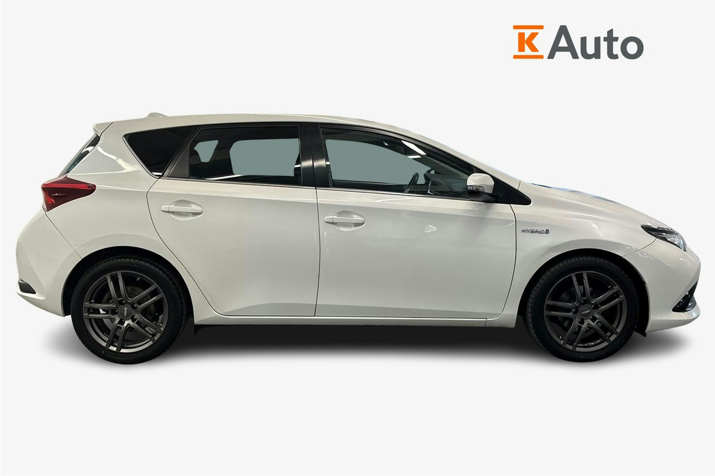 valkoinen Toyota Auris 2015 kuva 6.