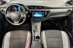 valkoinen Toyota Auris 2015 kuva 9.