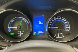 valkoinen Toyota Auris 2015 kuva 17.