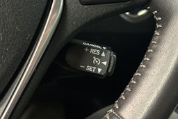 valkoinen Toyota Auris 2015 kuva 19.