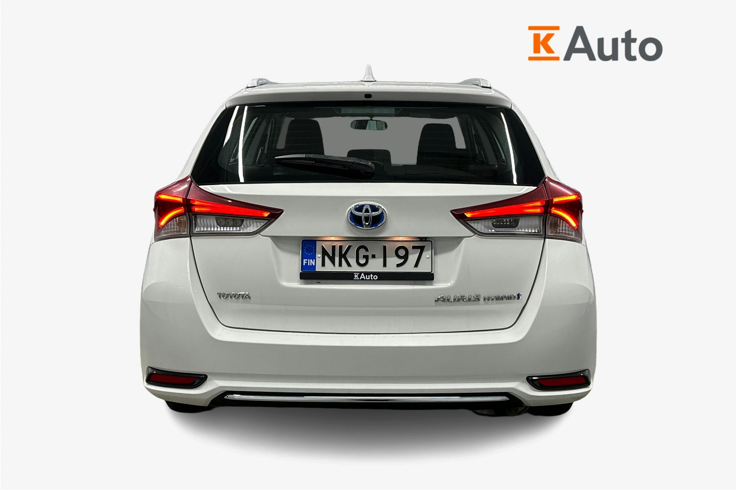 valkoinen Toyota Auris 2015 kuva 3.