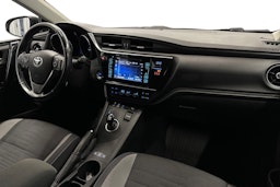 valkoinen Toyota Auris 2015 kuva 9.