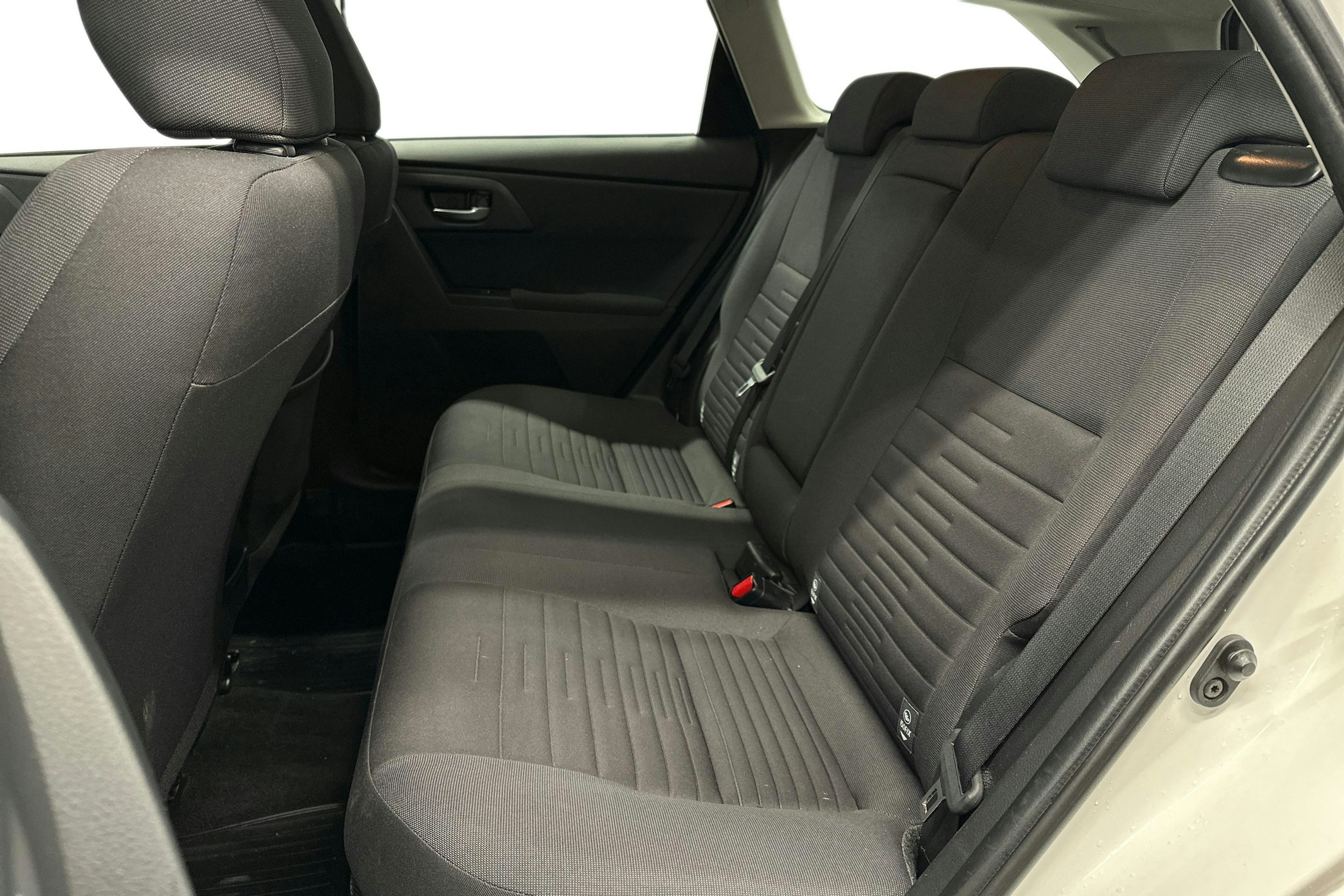 valkoinen Toyota Auris 2015 kuva 10.