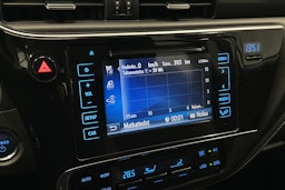 valkoinen Toyota Auris 2015 kuva 22.