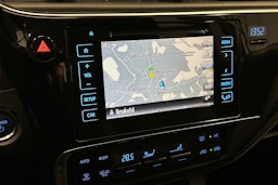 valkoinen Toyota Auris 2015 kuva 24.