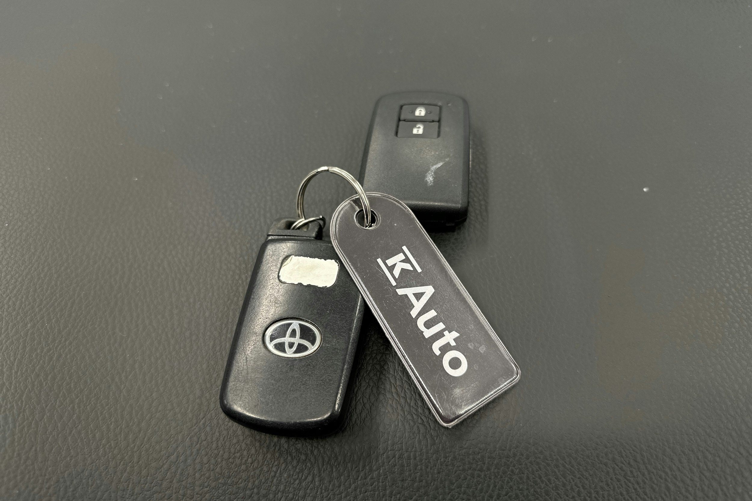 valkoinen Toyota Auris 2015 kuva 28.