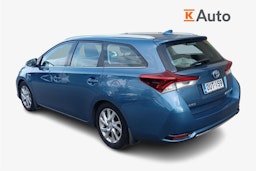 sininen Toyota Auris 2015 kuva 2.