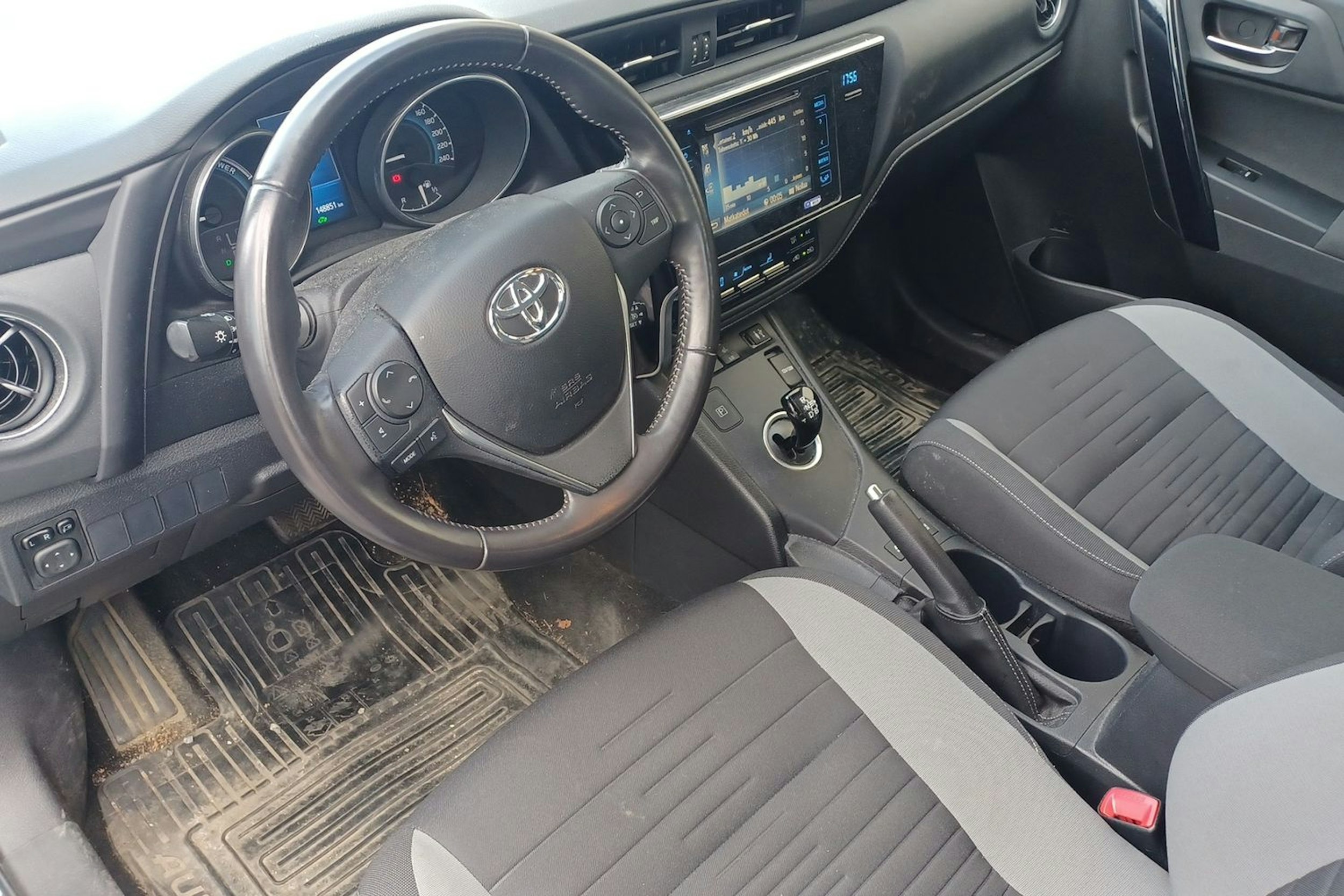 sininen Toyota Auris 2015 kuva 3.