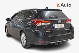 musta Toyota Auris 2015 kuva 2.